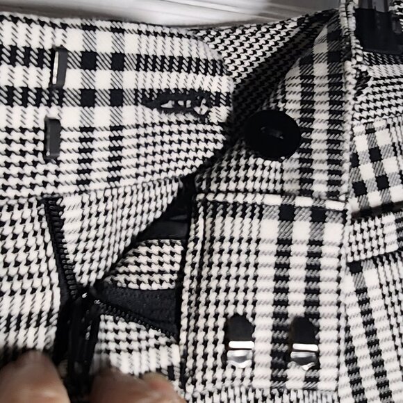 NWT – Banana Republic Curvy Sloan Mid-Rise Skinny Pants  Size: 2L  PRICE IS FIRM - Picture 3 of 6